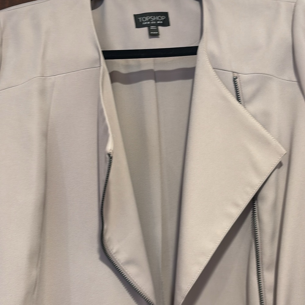 Beautiful jacket - Picture 2 of 2